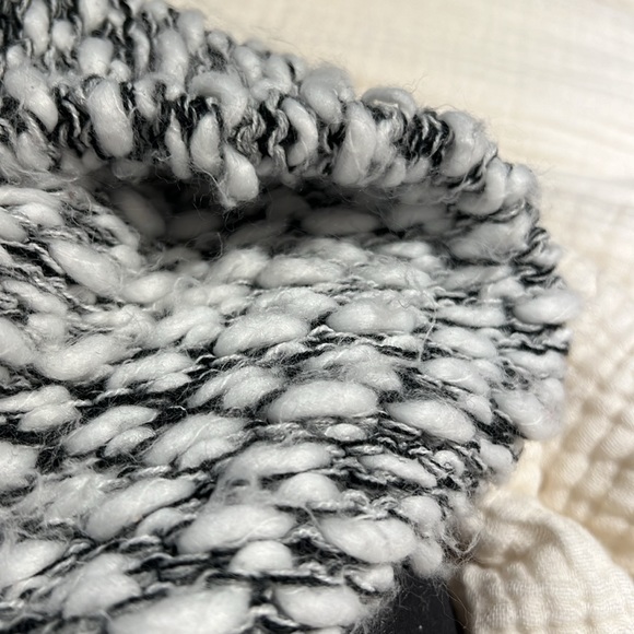 Express Infinity Scarf - Picture 5 of 6